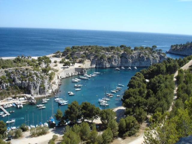 Calanque-de-port-miou-bateaux_plongeante