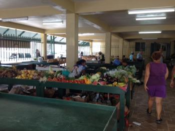 Nevis - Christiane au marché