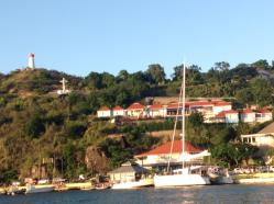 Persha au mouillage devant le port de Gustavia